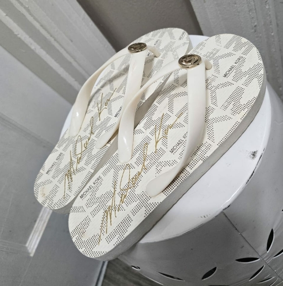 Michael Kors MK Flip Flops Open MK Monogram/Vanilla Women's Size 8 🌴 - Picture 4 of 6